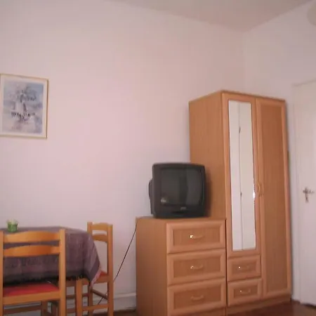 Pensión Burg 3*