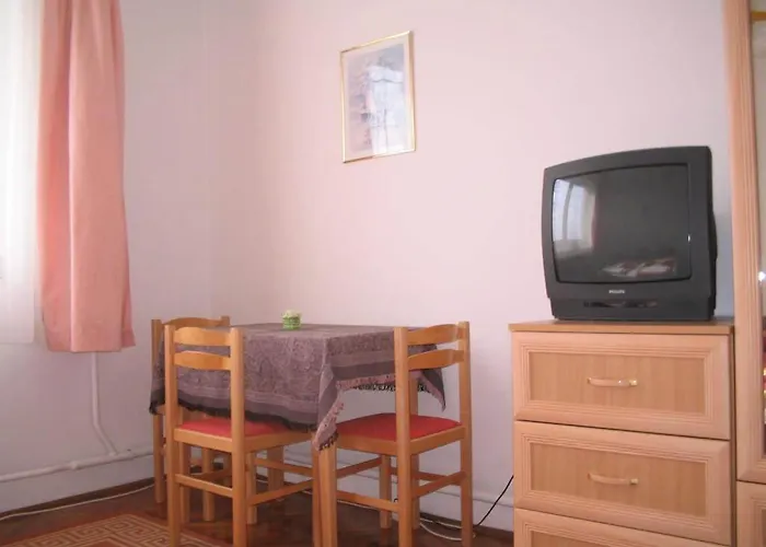 Pensión Burg 3*